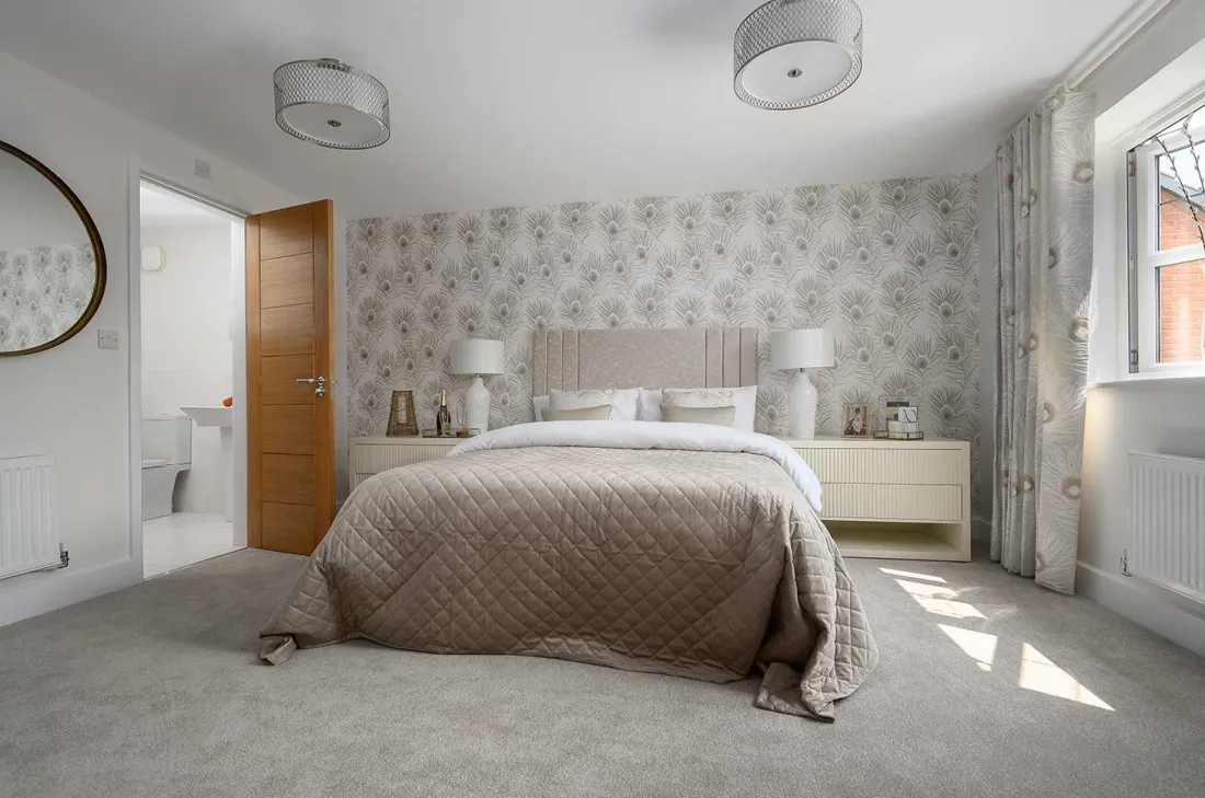 The Whinchat Key Features