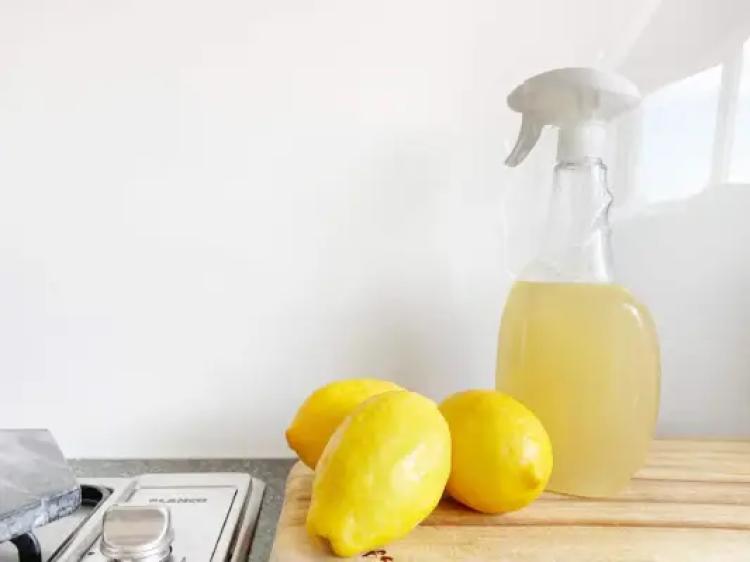 Spring cleaning with lemons